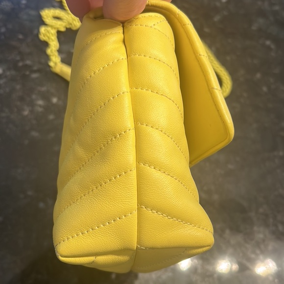 - Tory Burch Kira Chevron convertible shoulder/ crossbody bag. Great condition - Picture 15 of 16